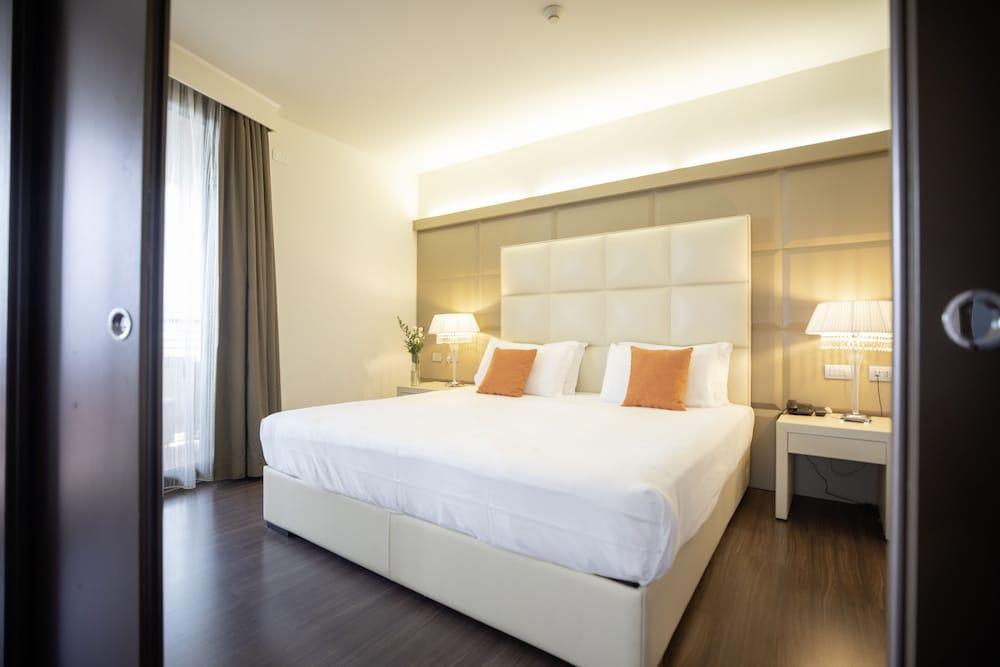 Laguna Palace Hotel 4*