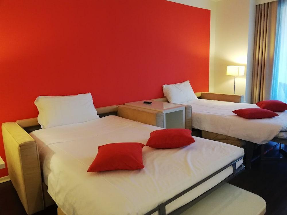 Hotel Laguna Palace 4*