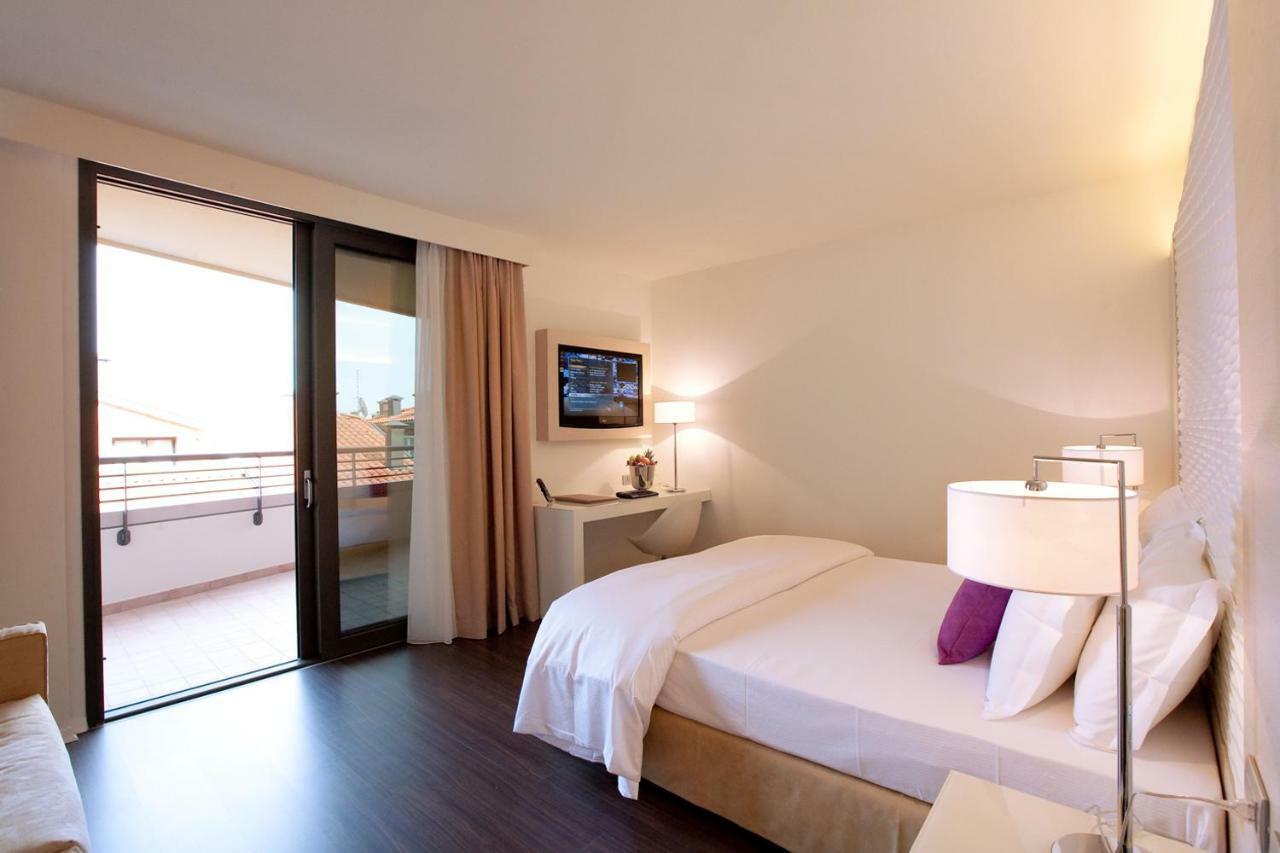 Laguna Palace Hotel 4*
