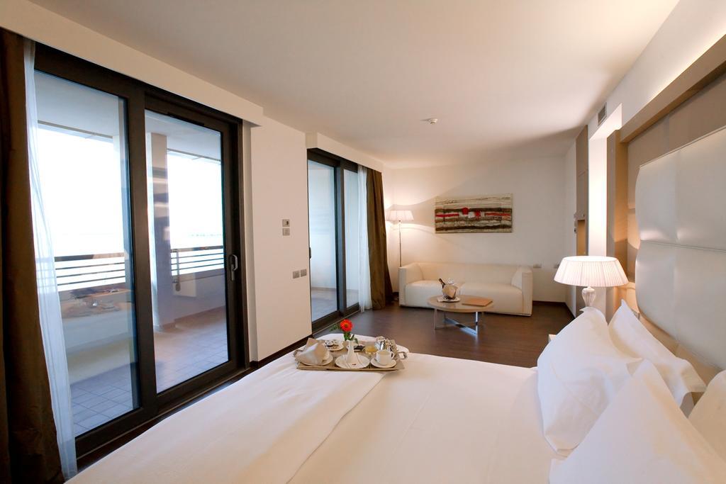 Laguna Palace 4*